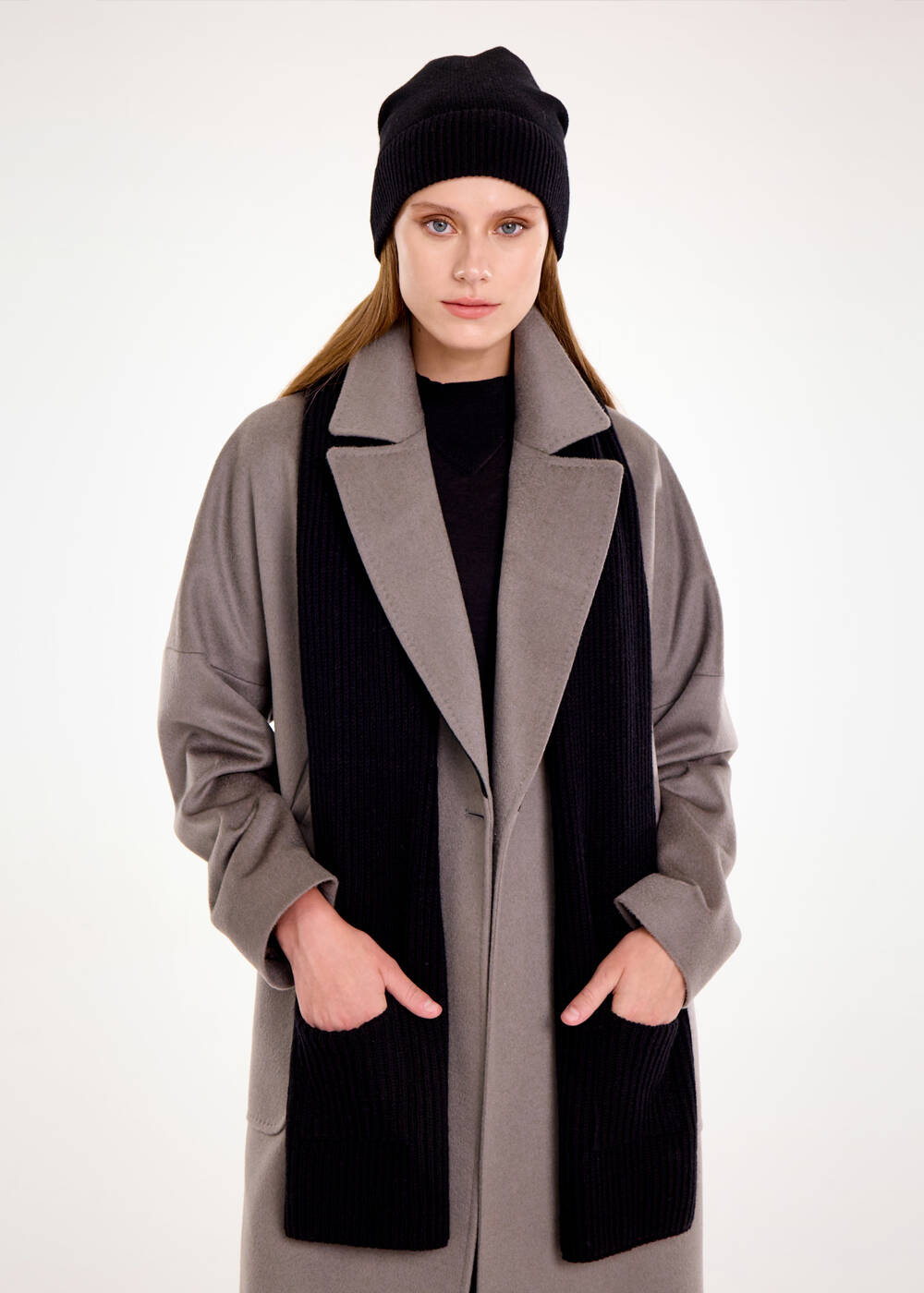 ESSENTIAL BLACK CAHSMERE CAP - 1