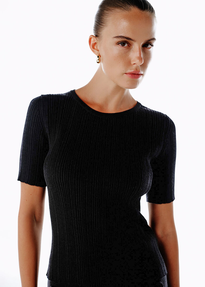 Extrafıne Merino Yün Karışımlı Siyah Triko Üst - KNITSS