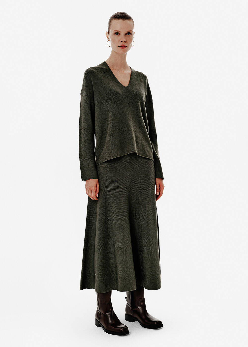 Fine Knit V Neck Leaf Sweater - 2