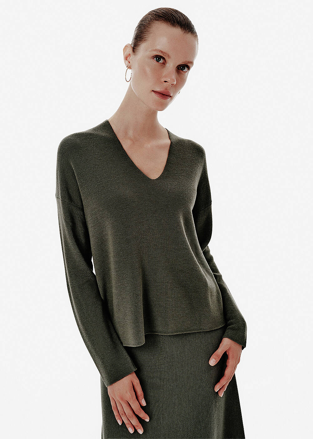 Fine Knit V Neck Leaf Sweater - 1