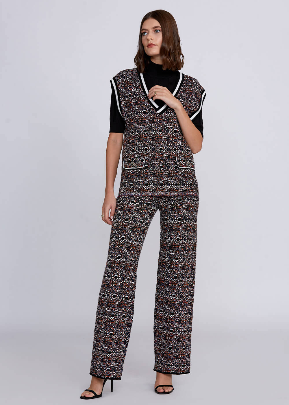 Jacquard Detailed Jeweled Button Knit Vest - 2
