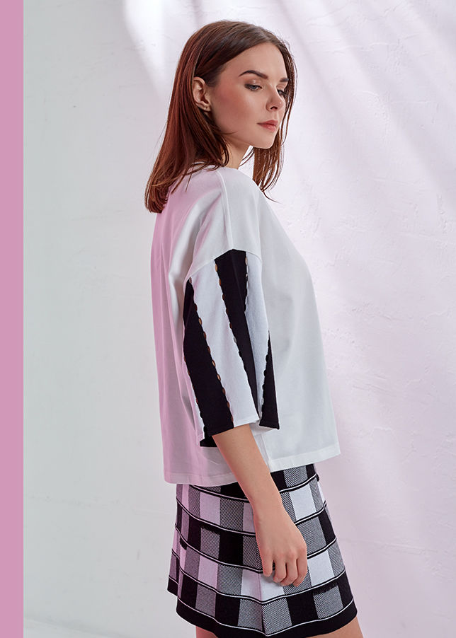 Kolları Triko Detaylı Beyaz T-Shirt · 4