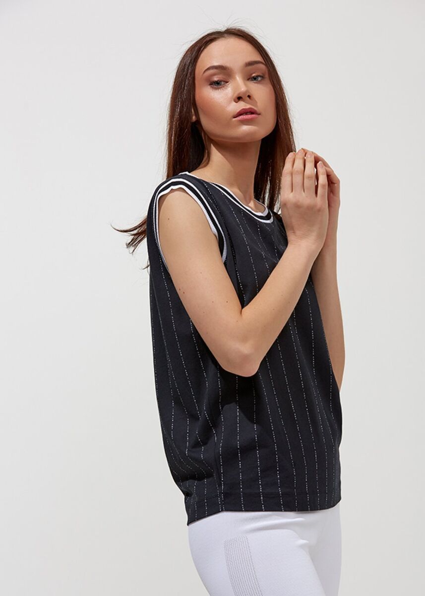 Kolsuz Siyah Pamuk T-Shirt · 5