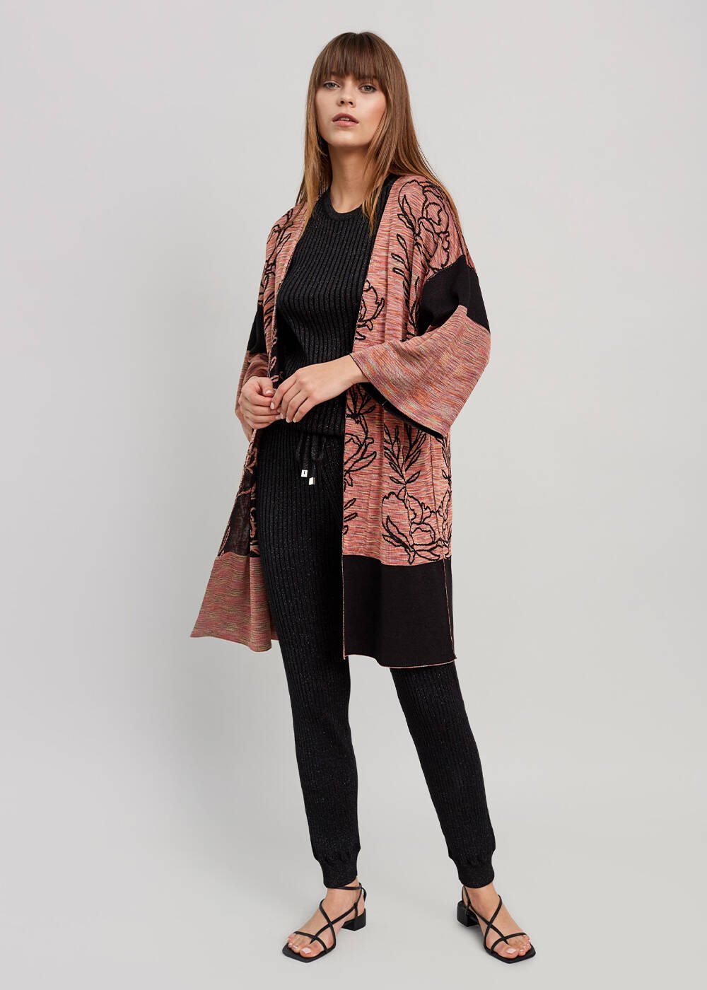 Lotus Desenli Çift Taraflı Siyah Triko Kimono - 2