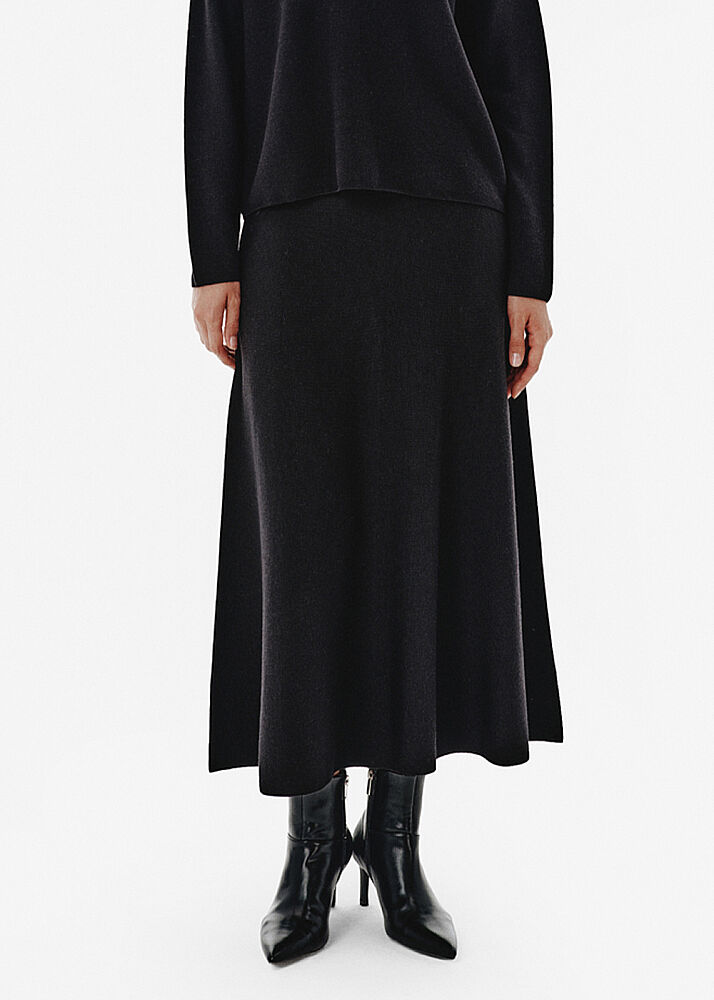 Ottoman Knit A Form Black Skirt - KNITSS (1)