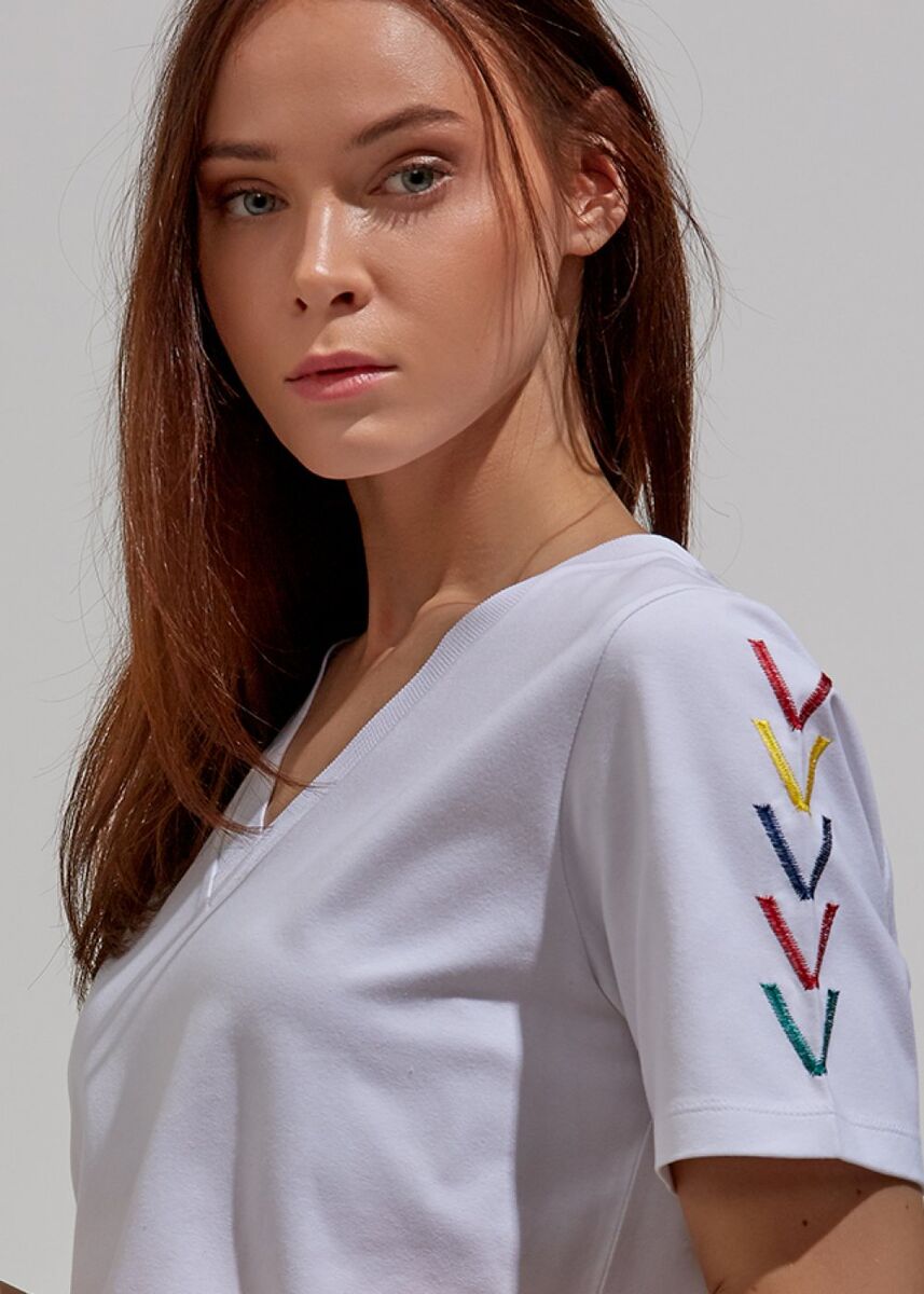 Pamuk V Yaka Beyaz T-Shirt · 7