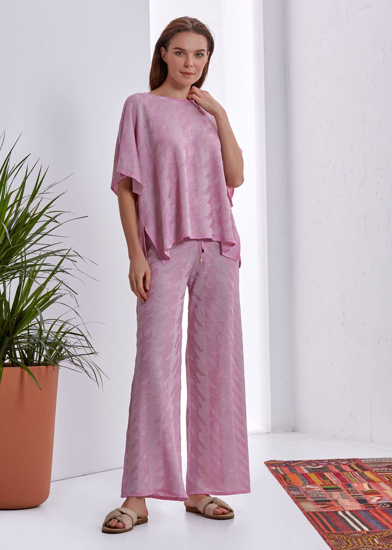 Pembe Dökümlü Parlak Triko Üst - 2