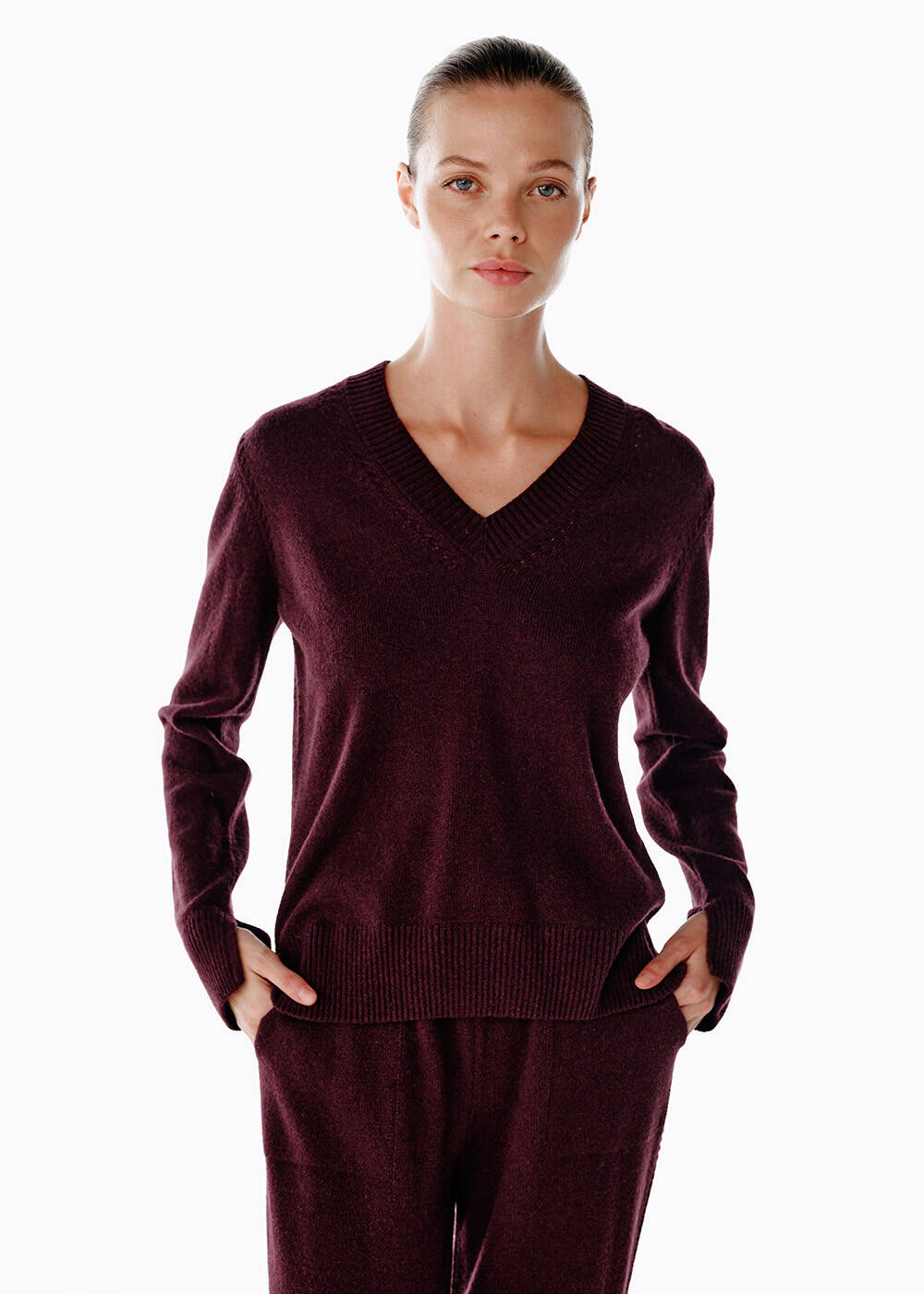 PLUM V NECK CASHMERE SWEATER - 1