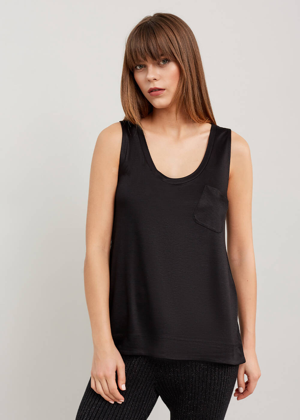 Pocket Detailed Sleeveless Black Shirt - 1