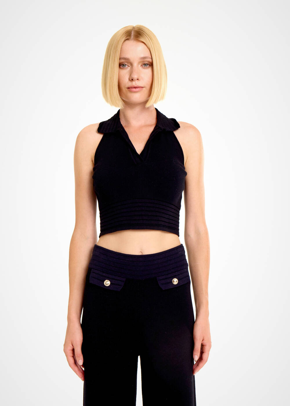 Polo Yaka Siyah Crop Triko Üst - 1