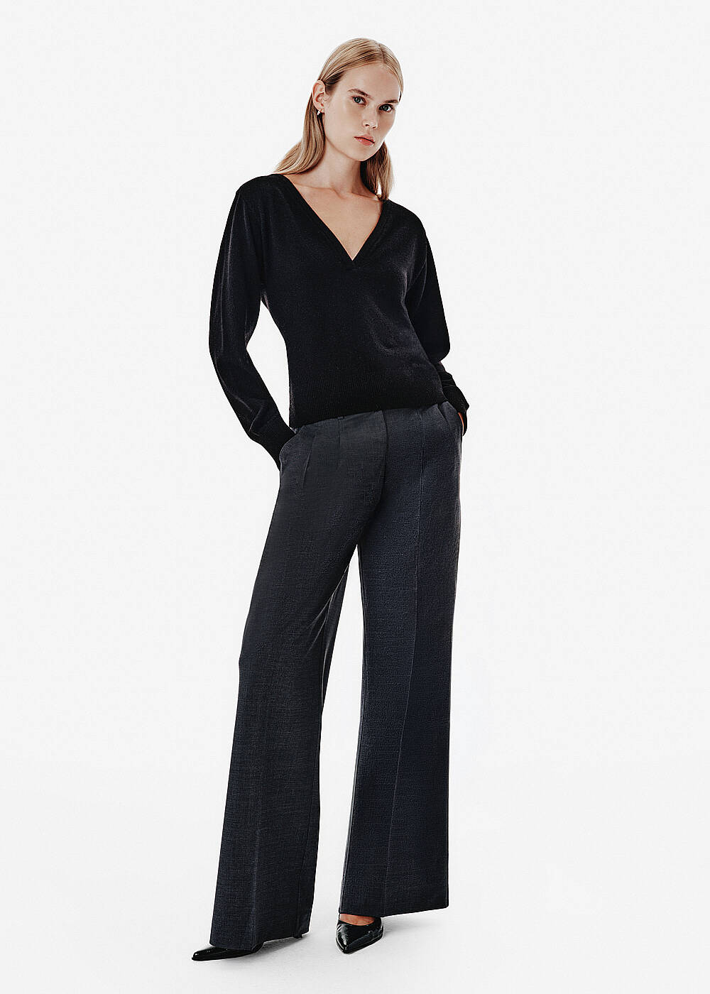 Rib Detail Deep V-neckline Black Sweater - 2