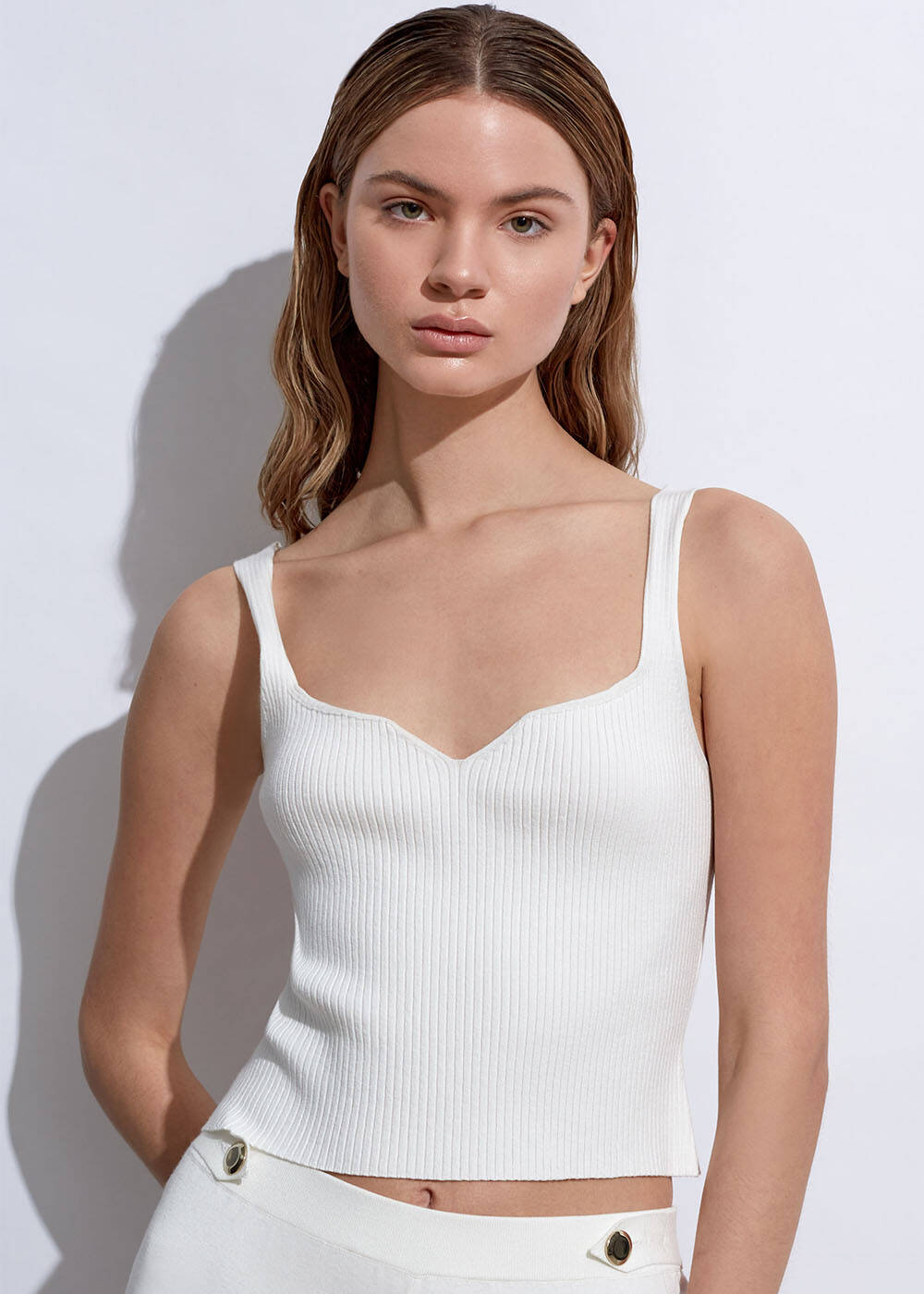 https://www.knitss.com/ribbed-white-knit-tank-top-12804-38-B.jpg