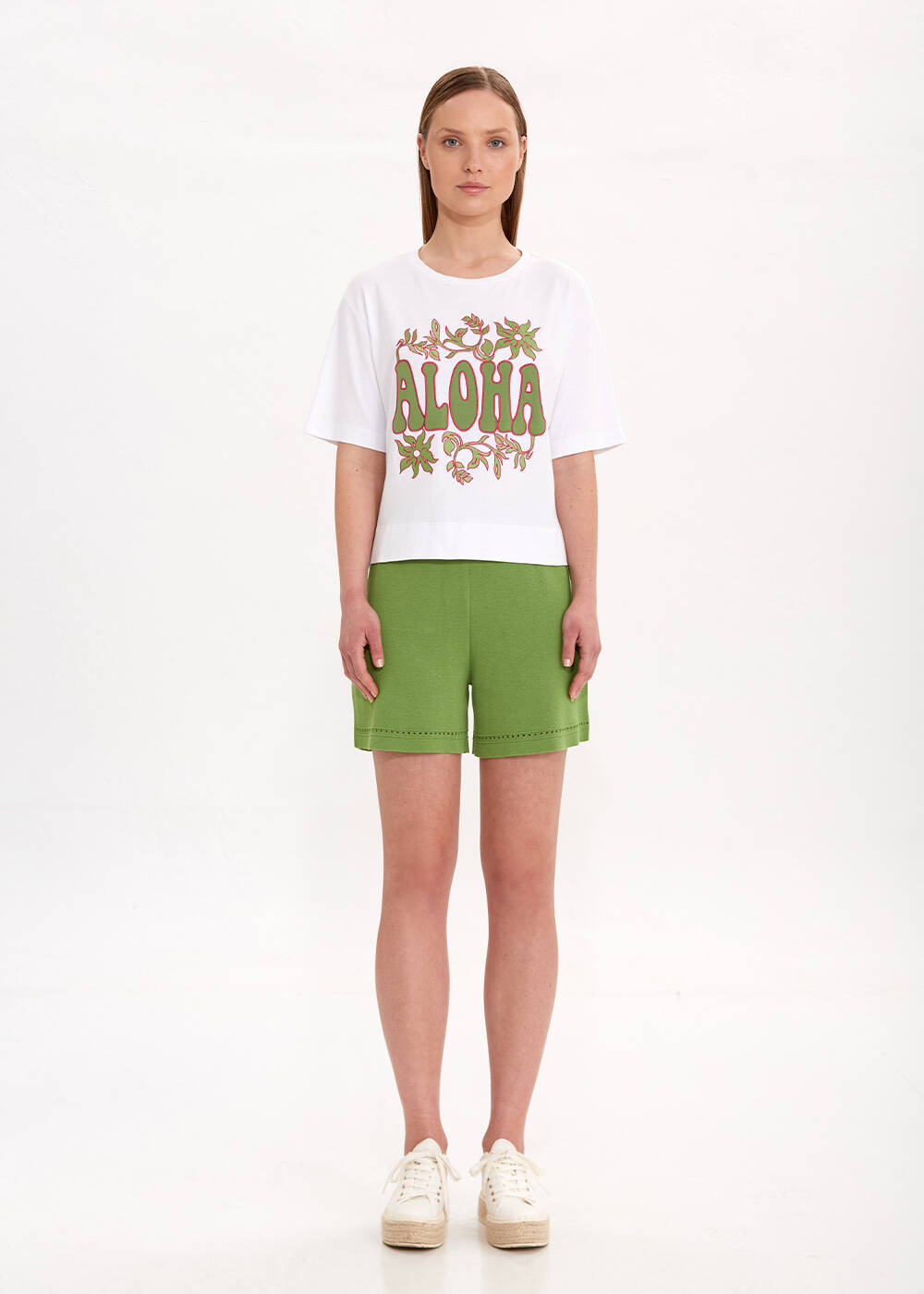 Saf Pamuk Yeşil Nakışlı Aloha T-Shirt - 2