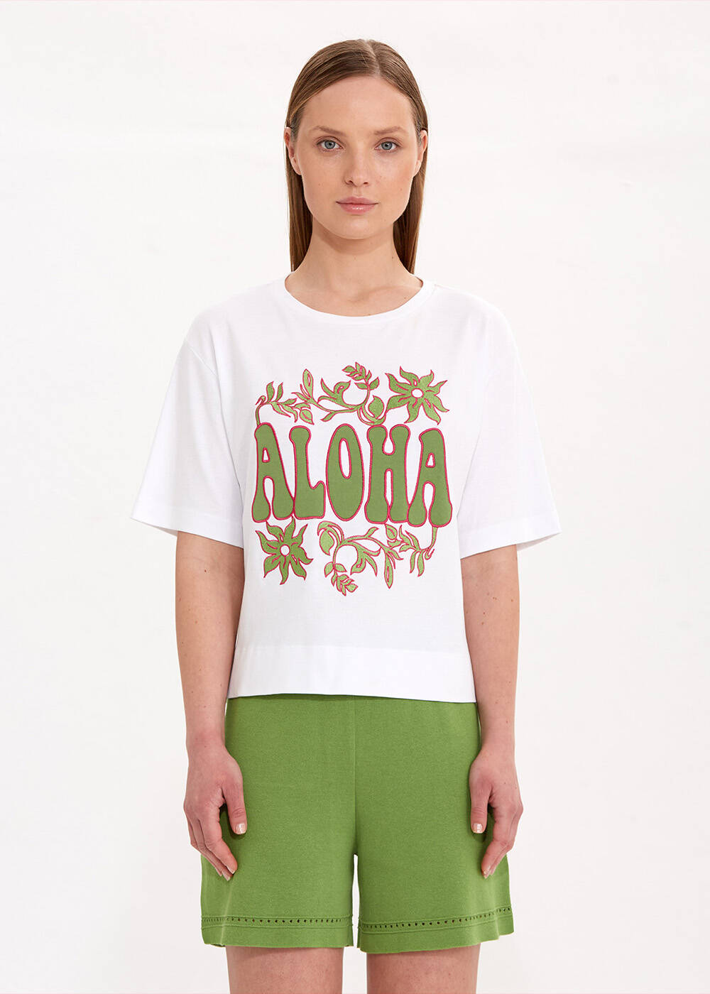 Saf Pamuk Yeşil Nakışlı Aloha T-Shirt - 1