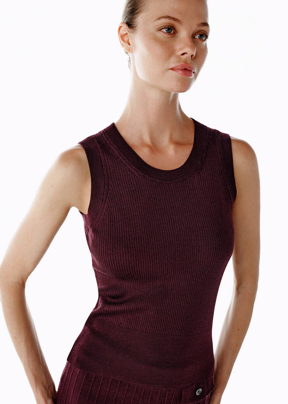 SLEEVELESS MERINO WOOL RICH BLEND KNIT TOP PLUM - 2